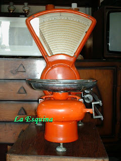 La Esquina: La Esquina muebles y antiguedades