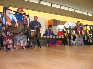 PnoyAndTheCity: A center for Kulintang - A home for Pasikings: The First Lumpia