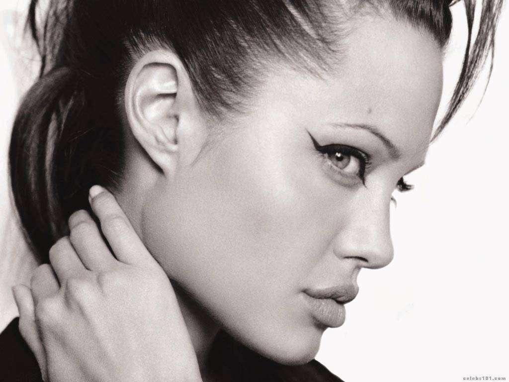 http://1.bp.blogspot.com/_UtNW1JfsC-M/TA6nZ4et6lI/AAAAAAAAA6c/b_guBz5S1_o/s1600/Angelina+Jolie+Hot+Girls+Inn.jpg+%2811%29.jpg