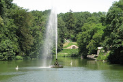 The serpent fountain is the most recognizable symbol of the park. (sofiyivka park )