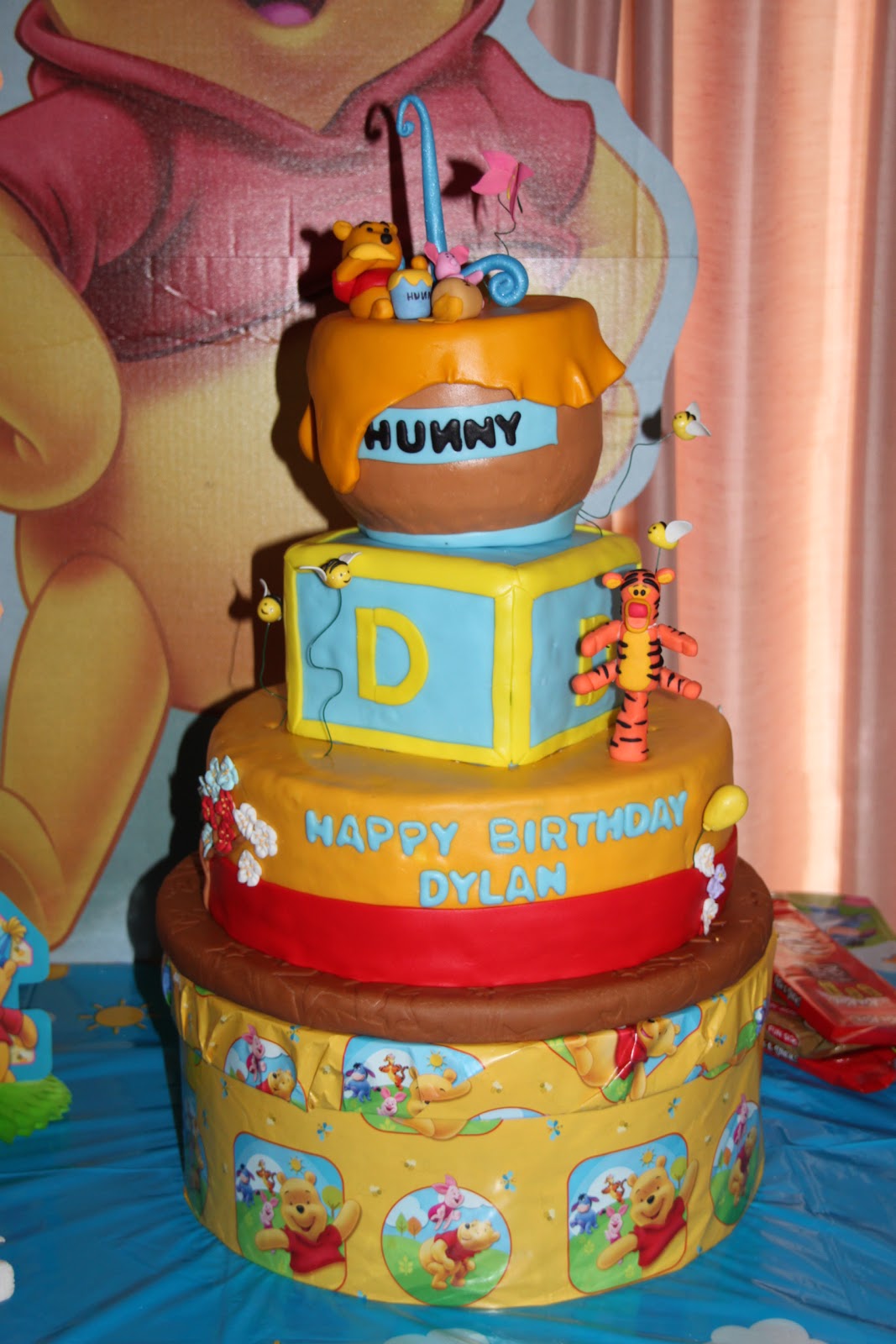 Lily's Sweetalicious Creations: Winnie the Pooh Theme - 1st Birthday Cake