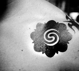 por la senda que ocultan los otros caminos: flor de la paciencia