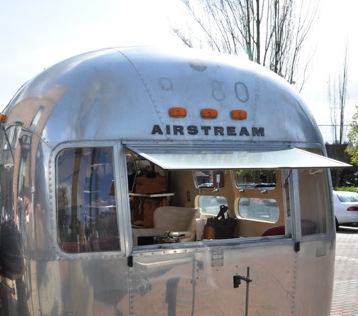 Blackbird Blog ONE DOWN, ONE TO GO MOORE & GILES TRUNK SHOW