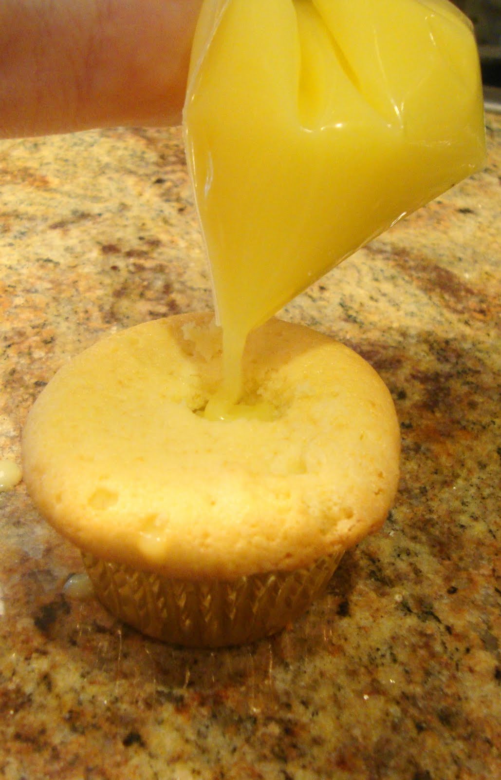[Lemon+Curd+in+cupcake.JPG]