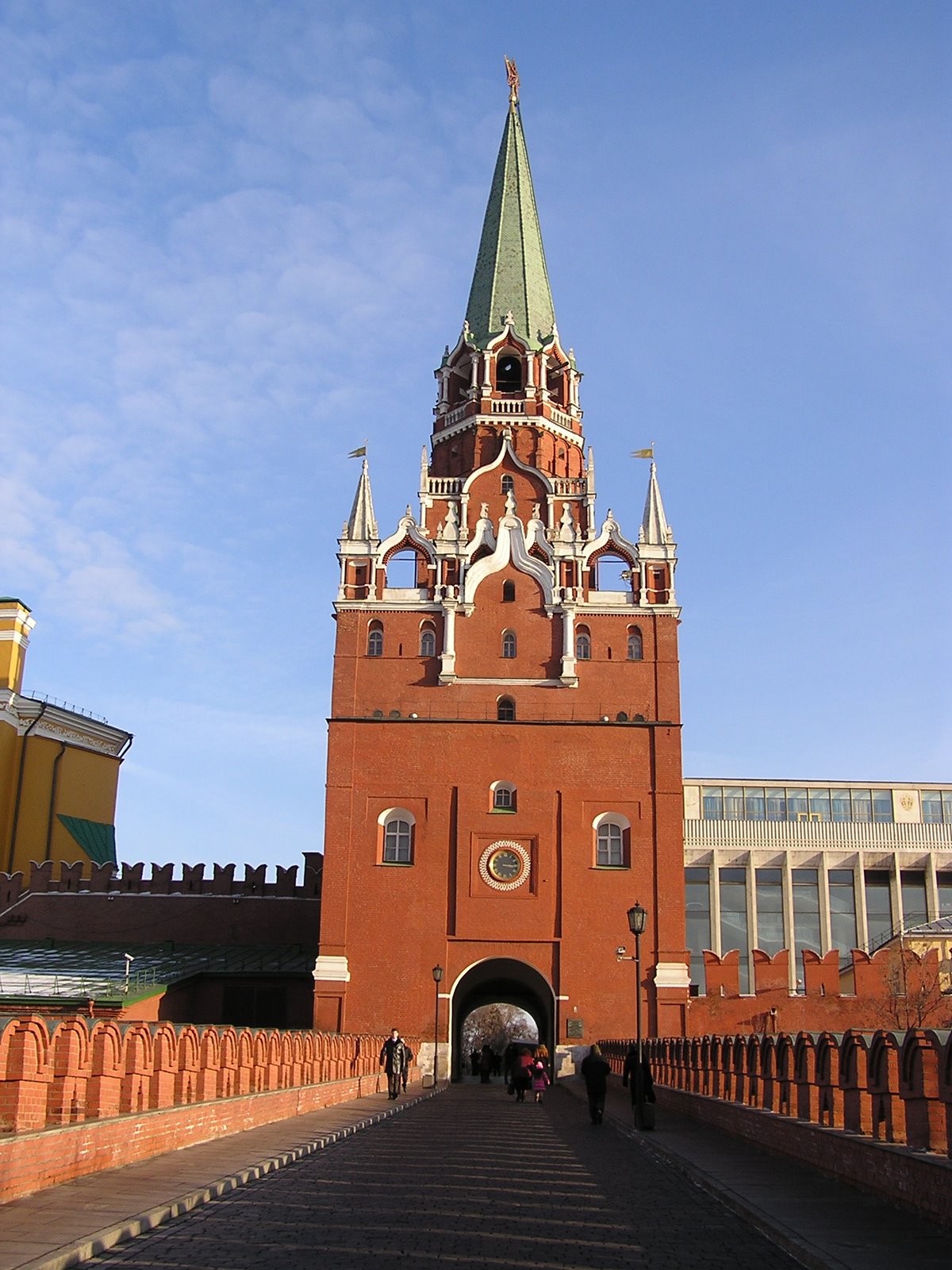 [KremlinTrinityGate.JPG]