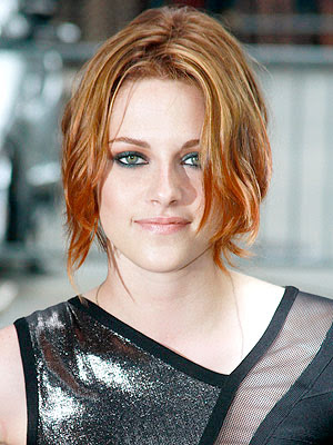 Kristen Stewart debuted a new red hair color just in time for the Twilight
