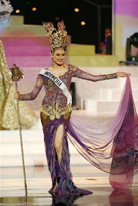 "Nadine Chandrawinata", fave in Miss Universe Peagent 2006