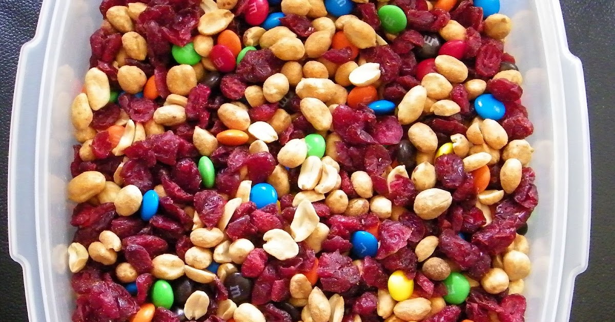 Costco Cuisine Trail Mix With Craisins, Peanuts and M&M's