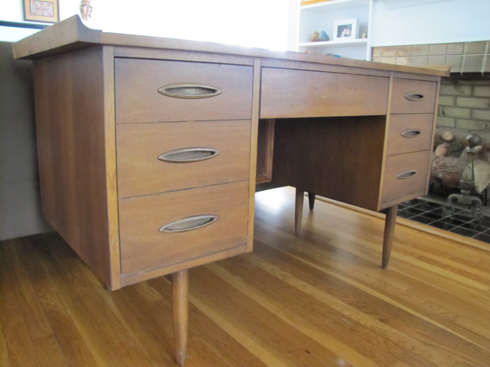 Mad for Mid-Century: Broyhill Sculptra Desk