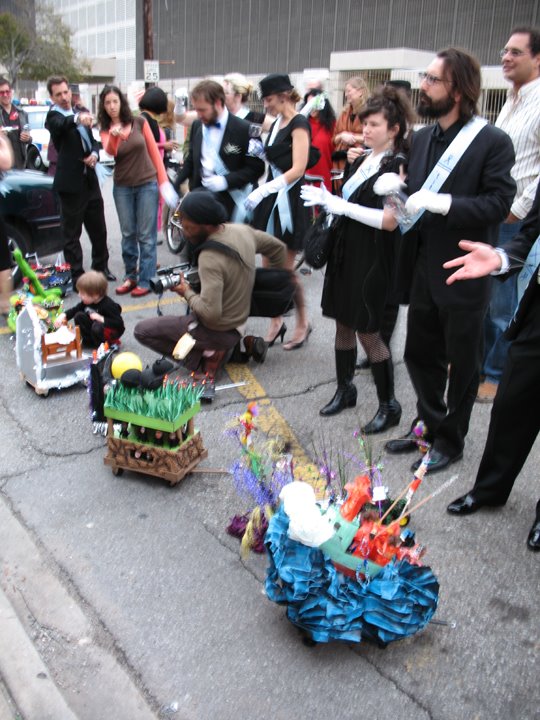 [paradeDAY1.jpg]