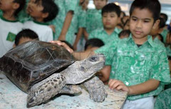 AJARI SEJAK DINI ANAK ANAK UNTUK MENCINTAI SATWA