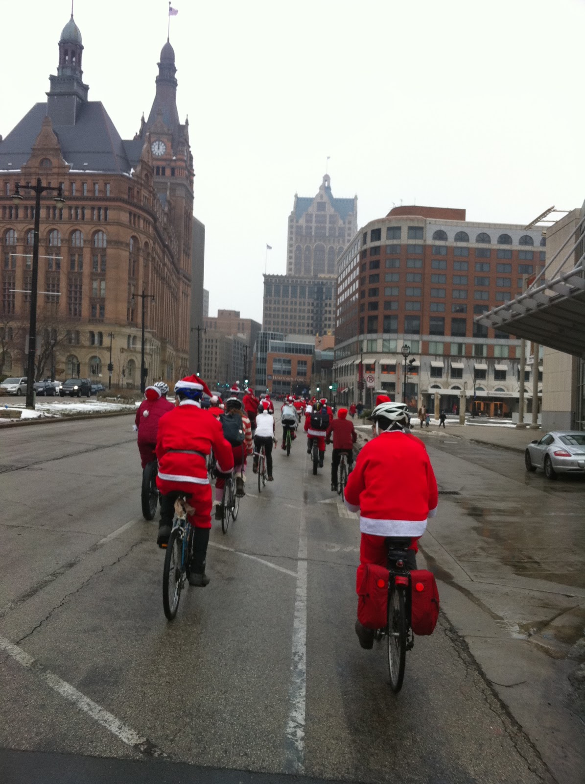 MADISON BIKE BLOG Milwaukee Santa Rampage Bike Ride