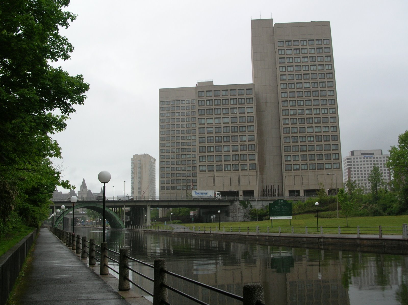 [DSCN0083.JPG]