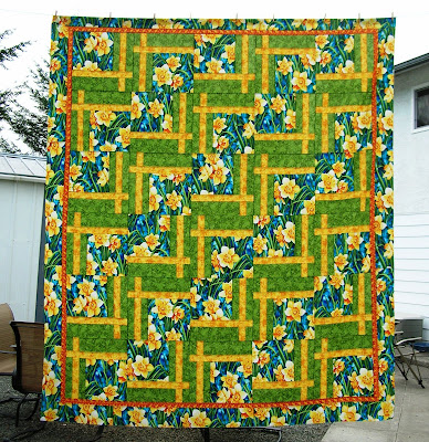 Daffodils Free Quilt Pattern by Four Twin Sisters