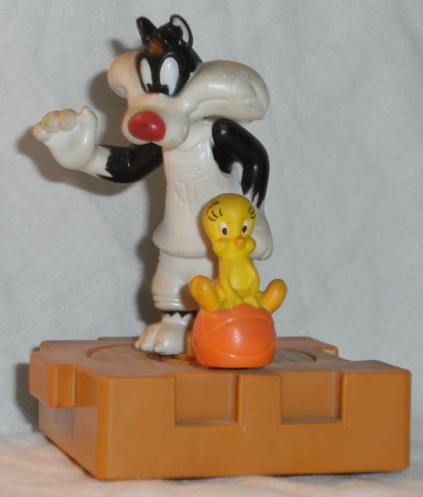 PERSONAJES DE CINE, TBO Y TV (2): PIOLIN (CON SILVESTRE) TUNE SQUAD