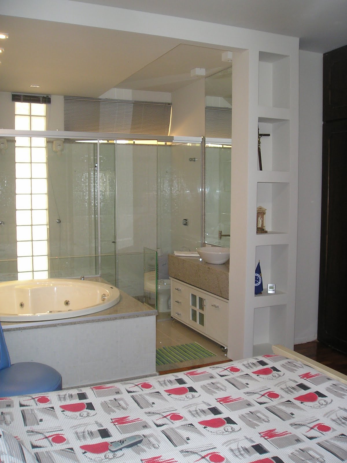 Época Arquitetura, Restauro, Decoração, Paisagismo Confira Projeto Banheir -> Quarto Com Banheiro Pequeno Integrado Época Arquitetura, Restauro, Decoração, Paisagismo Confira Projeto Banheir -> Quarto Com Banheiro Pequeno Integrado