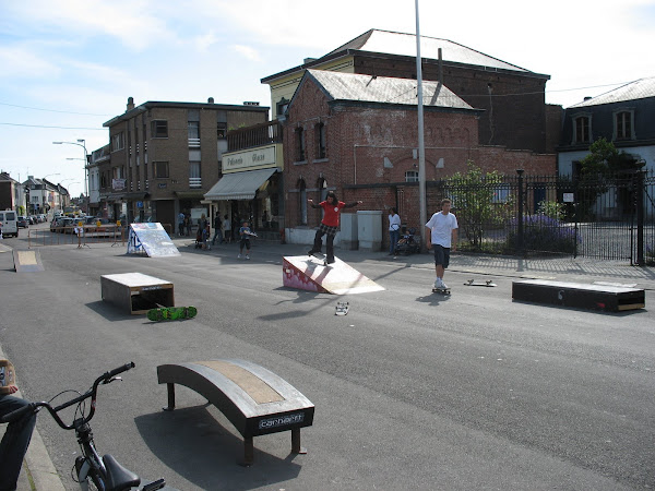 La Rue de Bouvy "Libre" pr des activités Altern'Active à la voiture...Sk8/Roller/Bmx