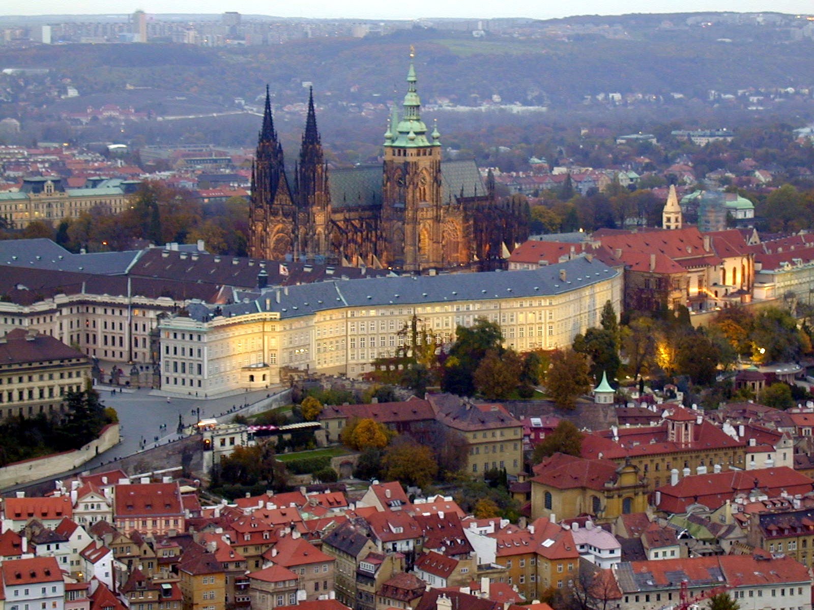 [panoramica++Palacio+y+catedral+Praga.bmp]