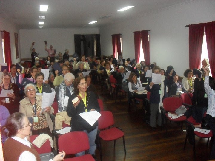 Ler, orar, meditar e partilhar a Palavra de Deus em grupo. uma experiencia única !