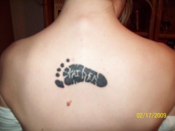Foot Tattoos representing your children, are you have baby ?? may be this