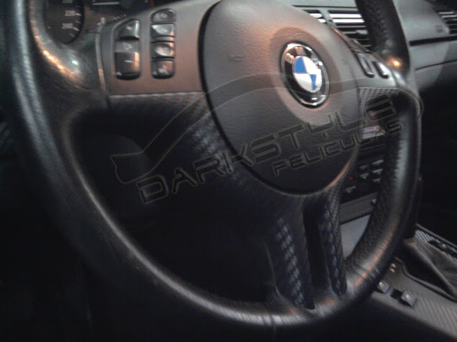 Volante BMW em carbono