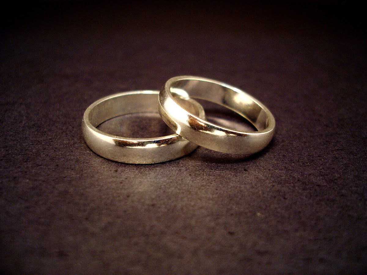 [wedding-rings.jpg]