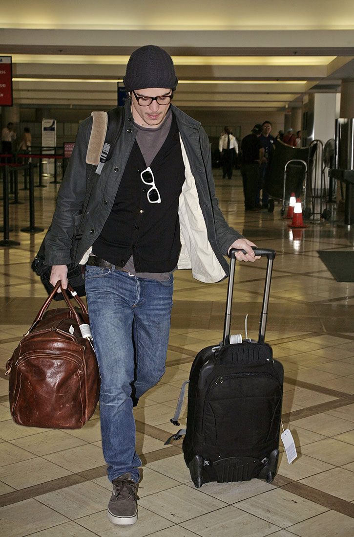 [josh-hartnet-glasses-11.jpg]