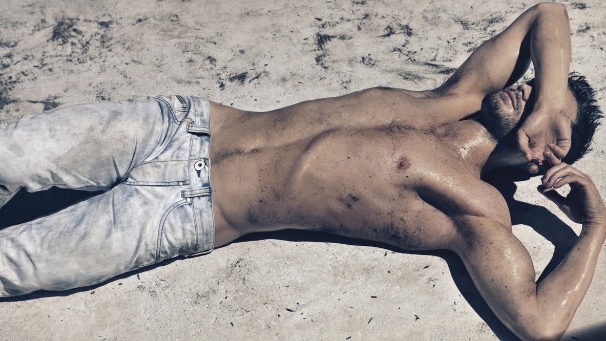 [eva-mendes-jamie-dornan-calvin-klein-jeans-spring-2010-10.jpg]