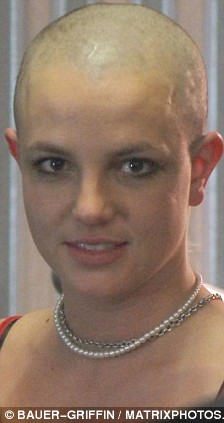 [article-1196228-065B6C150000044D-760_224x423.jpg]