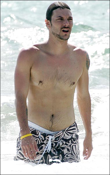 [Kevin_Federline_716441a.jpg]