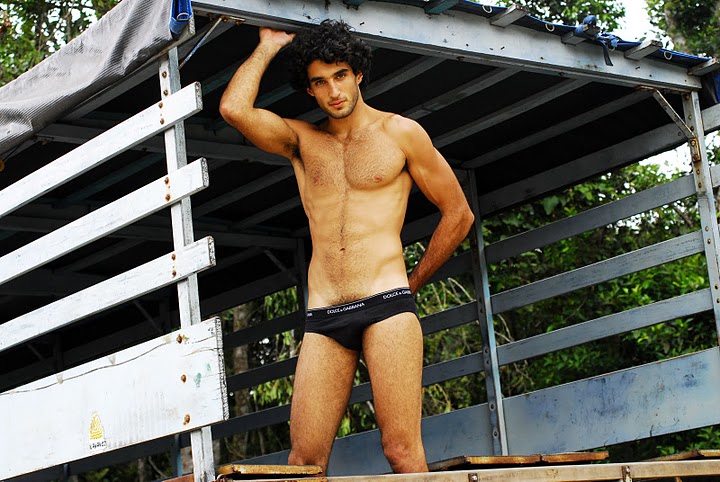 [caio-moreno-0602g.jpg]