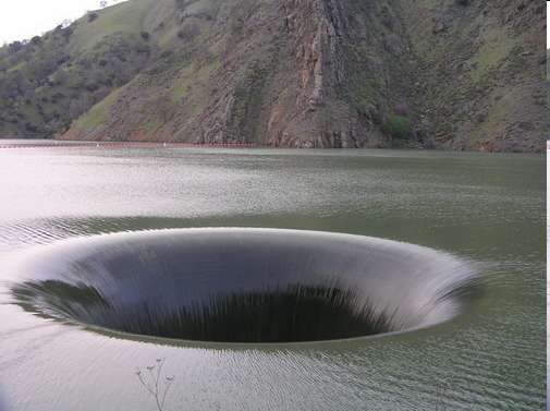 [3.+Monticello+Dam+-+California.jpg]