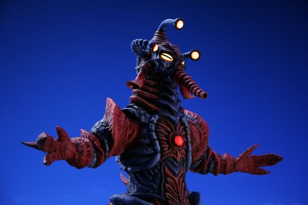 Watch Ultraman Tiga Episode 1