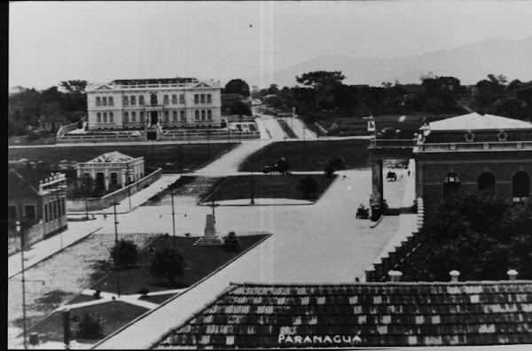 Instituto de Educação(frente) Estação(direita)