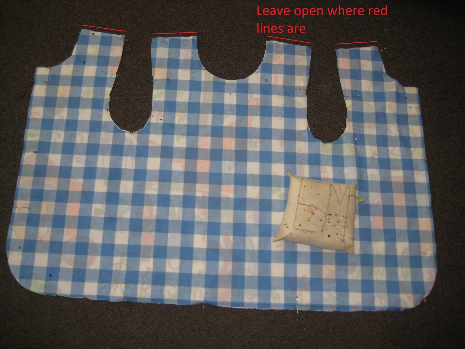 SCREAMSTRESS Kids Pinafore Apron Tutorial