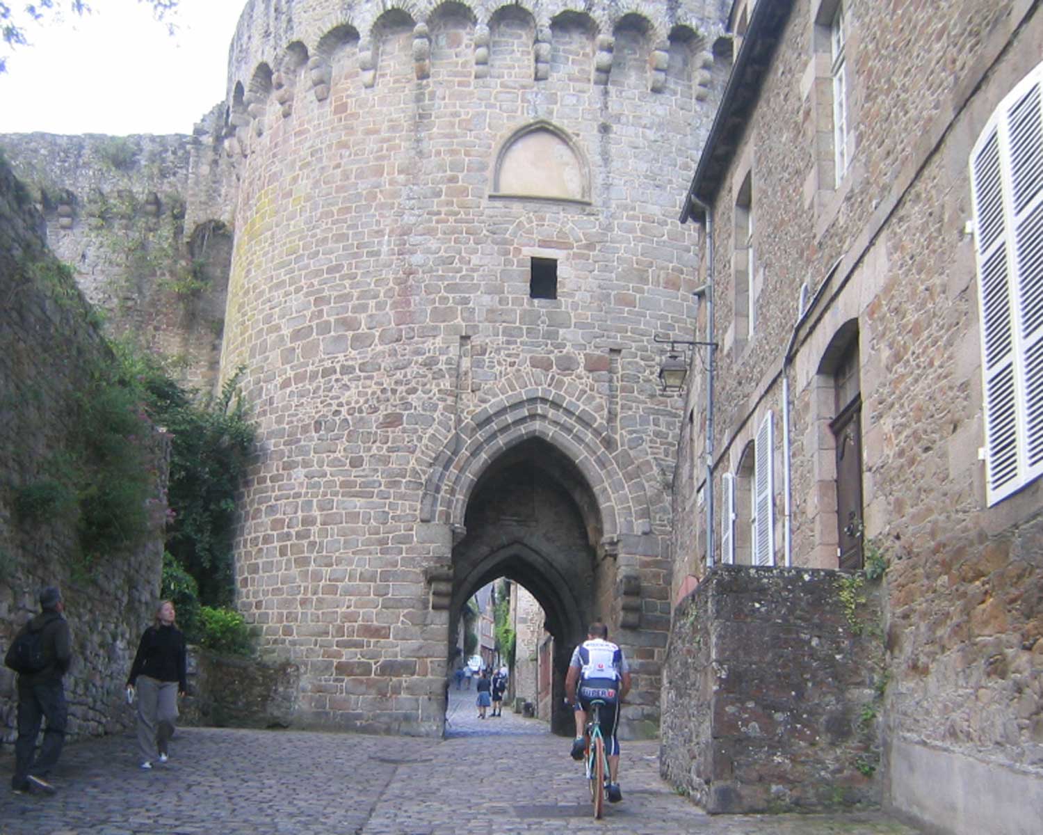 [Dinan.jpg]
