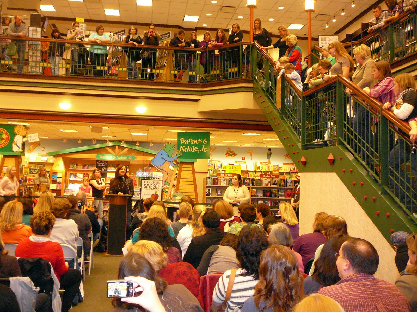 The Pursuit of Happiness Pioneer Woman book signing!