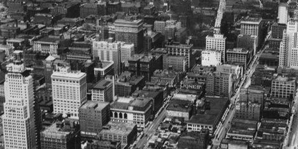 [14th+and+Walnut_1930_Aerial-CROP.jpg]