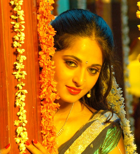 Tollywood Stars Wallpapers: Anushka in Vedam - Vedam Movie Pics
