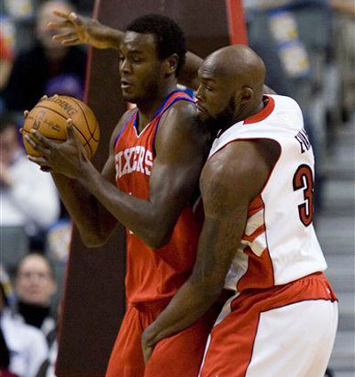 [reggie-evans-testicles.jpg]