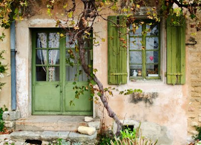 http://1.bp.blogspot.com/_Vy0kHjZGL28/Se-Qfv1lF1I/AAAAAAAAAG0/8qGgc8a453I/s400/Provence+Front+door.jpg