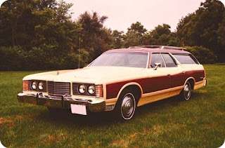 [Image: 1974_Ford_Country_Squire_2.jpg]