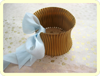 [corrugatedcuffandsilk.png]