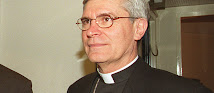 Monsignor Jean-Michel di Falco il vescovo che ha fatto mettere Gesù sulla sedia lettrica in chiesa