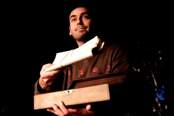 E é por isso que hoje nos podemos contar parte desta história, que não é a história oficial...