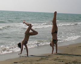 Gymnastics at a beach in Grosseto!
