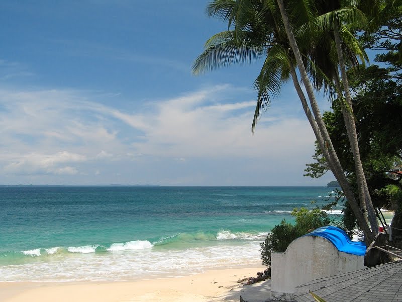 Mountain Hiking Holidays Blog: &ldquo;Hawaii Beach,&rdquo; Isla Contadora