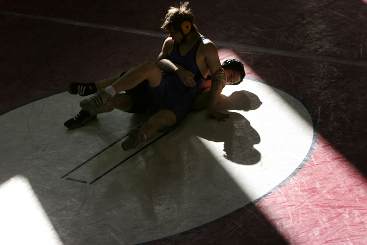 [wrestle.16.lres.jpg]