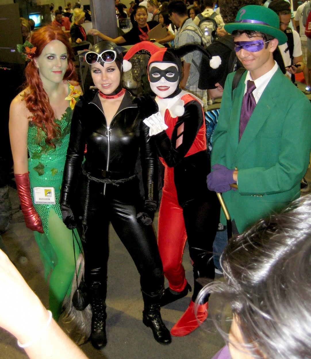 http://1.bp.blogspot.com/_WCXE3J7Hrww/SwKNYe-PV0I/AAAAAAAAGAc/GafzbDvJNIA/s1600/BAT+VILLAINS-SAN+DIEGO+CON%C2%B409-BRIAN+PECK.jpg