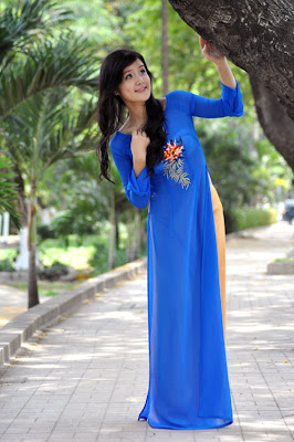 Xuan Mai in Ao Dai